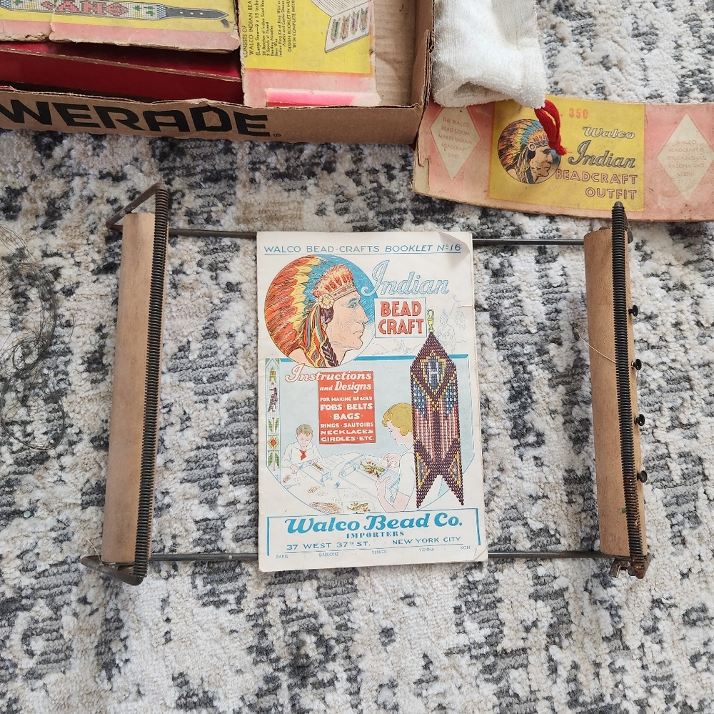 Vintage Walcro Bead-Crafts Loom and Booklet